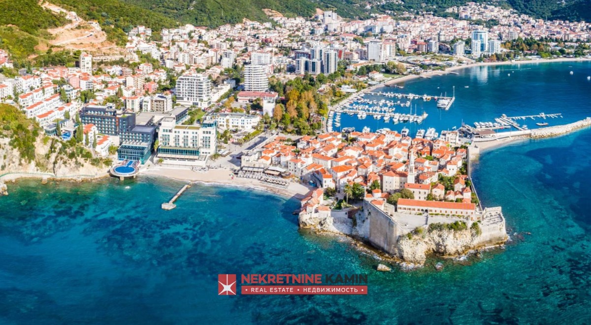 Izdaje se poslovni prostor, širi centar grada, Budva 